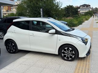 Toyota Aygo 2021 X-Play Sport-thumb-3