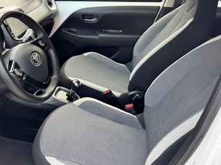 Toyota Aygo 2021 X-Play Sport-thumb-7