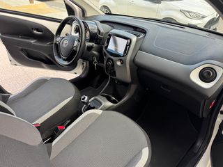 Toyota Aygo 2021 X-Play Sport-thumb-9