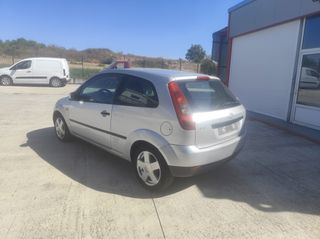Ford Fiesta 2005-thumb-4