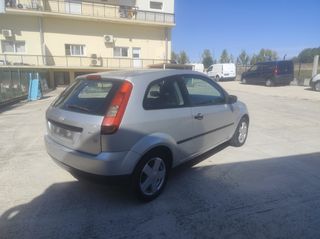 Ford Fiesta 2005-thumb-6