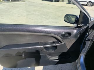 Ford Fiesta 2005-thumb-9