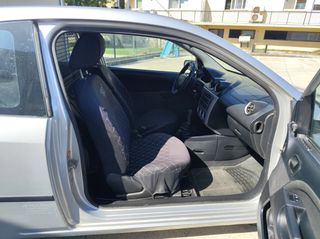 Ford Fiesta 2005-thumb-10