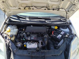 Ford Fiesta 2005-thumb-14