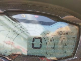 Piaggio Beverly 400 2021 Σε άριστη κατάσταση με βιβλίο συντήρησης-thumb-5
