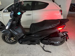 Piaggio Beverly 400 2023-thumb-1