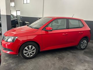 Skoda Fabia 2016-thumb-1