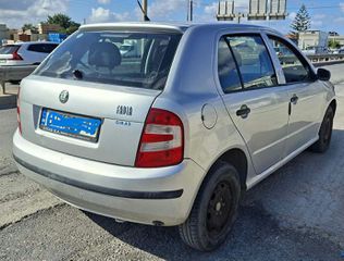Skoda Fabia 2005-thumb-5