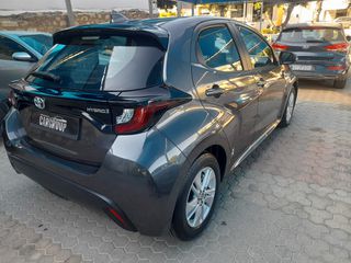 Toyota Yaris 2024 HYBRID-thumb-4