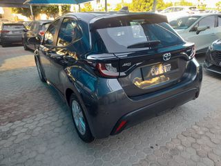 Toyota Yaris 2024 HYBRID-thumb-6