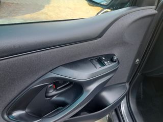 Toyota Yaris 2024 HYBRID-thumb-8