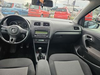 Volkswagen Polo 2011-thumb-9