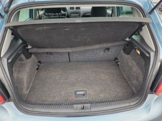 Volkswagen Polo 2011-thumb-15