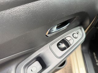 Nissan Micra 2023-thumb-8
