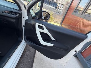 Peugeot 208 2015 1.0 VTI LIKE NAVI GTOUSIS CARS-thumb-19