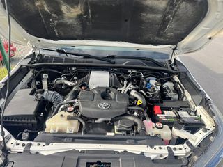 Toyota Hilux 2021 '' 4X4  1,5 KAMPINA''ATRAKARISTO '''ABAFO''-thumb-1