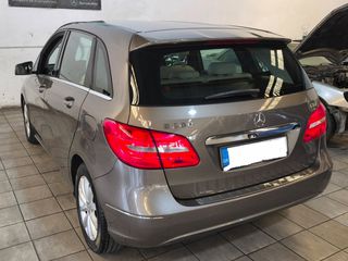 Mercedes-Benz B 200 2013