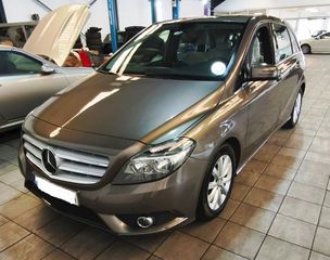 Mercedes-Benz B 200 2013-thumb-4