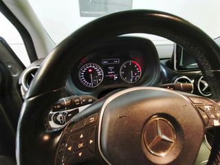 Mercedes-Benz B 200 2013-thumb-6