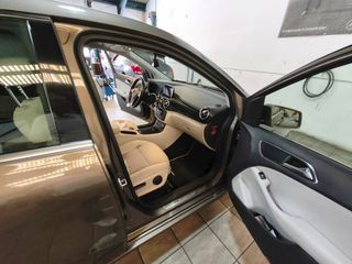Mercedes-Benz B 200 2013-thumb-10