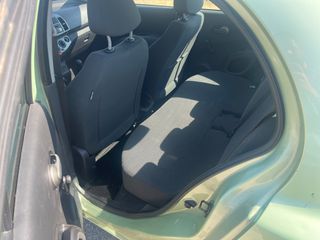 Nissan Micra 2005-thumb-2