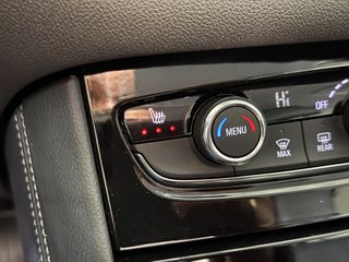 Opel Grandland X 2022 GS Line 1.2 Turbo S/S AT8 Business Elegance 5d-thumb-49