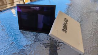 simrad go7 xsr-thumb-3