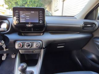 Toyota Yaris 2022 'TEAM D'-FULL LED-ΨHΦΙΑΚΑ ΟΡΓΑΝΑ-KAMΕΡΑ-ΖΑΝΤΕΣ 16'-125HP-thumb-32