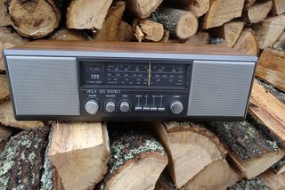ITT Schaub-Lorenz, μοντέλο Viola 250 Stereo, ένα κομμάτι που κατασκευάστηκε στη Γερμανία μεταξύ 1983 και 1986