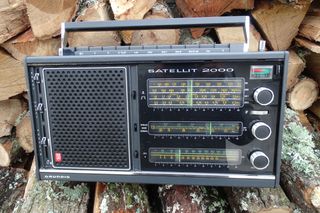 Grundig Satellit 2000. Made in Germany.