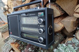 Grundig Satellit 2000. Made in Germany.-thumb-1