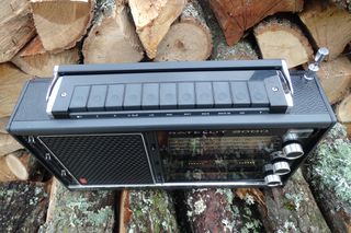 Grundig Satellit 2000. Made in Germany.-thumb-2