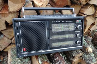 Grundig Satellit 2000. Made in Germany.-thumb-8