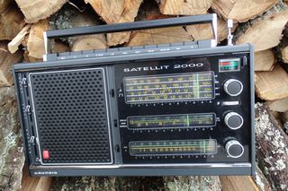 Grundig Satellit 2000. Made in Germany.-thumb-9