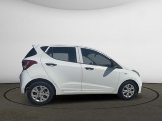 Hyundai i 10 2015-thumb-2