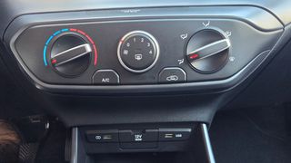 Hyundai Bayon 2024 1.2-87ps-premium!!-thumb-13