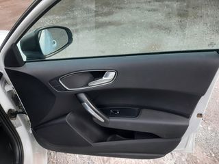 Audi A1 2013 Α1-thumb-4