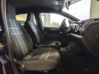 Volkswagen Up 2016 1.0 CLUB 5DR-thumb-12