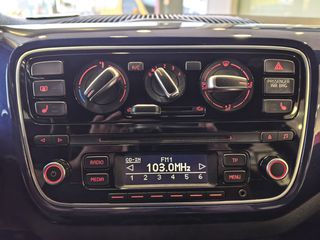 Volkswagen Up 2016 1.0 CLUB 5DR-thumb-18