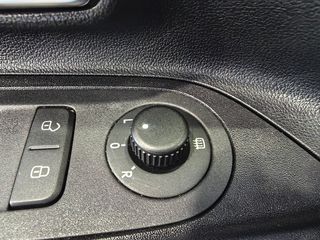 Volkswagen Up 2016 1.0 CLUB 5DR-thumb-21
