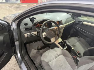 Opel Astra 2007-thumb-7