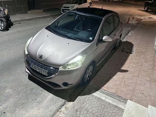 Peugeot 208 2012