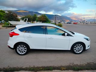 Ford Focus 2018 Titanium-thumb-2