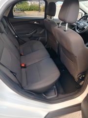 Ford Focus 2018 Titanium-thumb-9