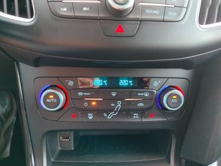 Ford Focus 2018 Titanium-thumb-14