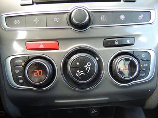 Citroen C4 2016 1.2 e-THP Millenium όλα τα service / Navi / Klima /αριστο-thumb-34
