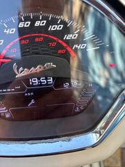 Vespa GTS 300 2024 SUPER SPORT-thumb-4