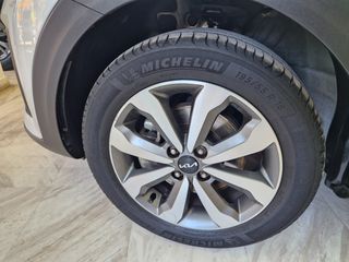 Kia Stonic 2023 OPTIMUM-thumb-3