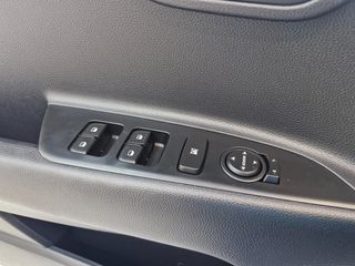 Kia Stonic 2023 OPTIMUM-thumb-6