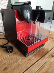 Nespresso Lattissima Plus (Red/Black) EN521R - Πλήρως λειτουργική, πρόσφατη αφαλάτωση